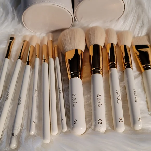 BeBella 12 pc Brush Set in Faux Leather holder. Brand New 💎 - Picture 5 of 7